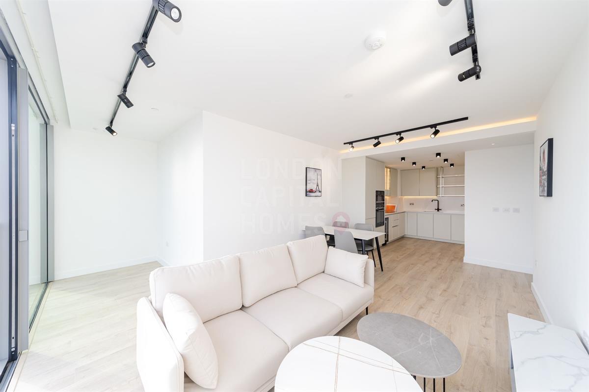 3 bed property in Valencia Tower, 3 Bollinder Place, LONDON